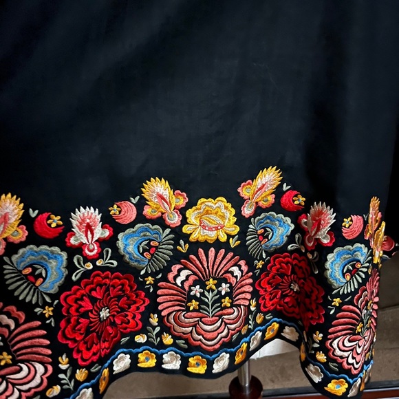 Andrea Javine • Medium • Black • Blouse Embroideries • Multi-Colors Flowers - Picture 12 of 16